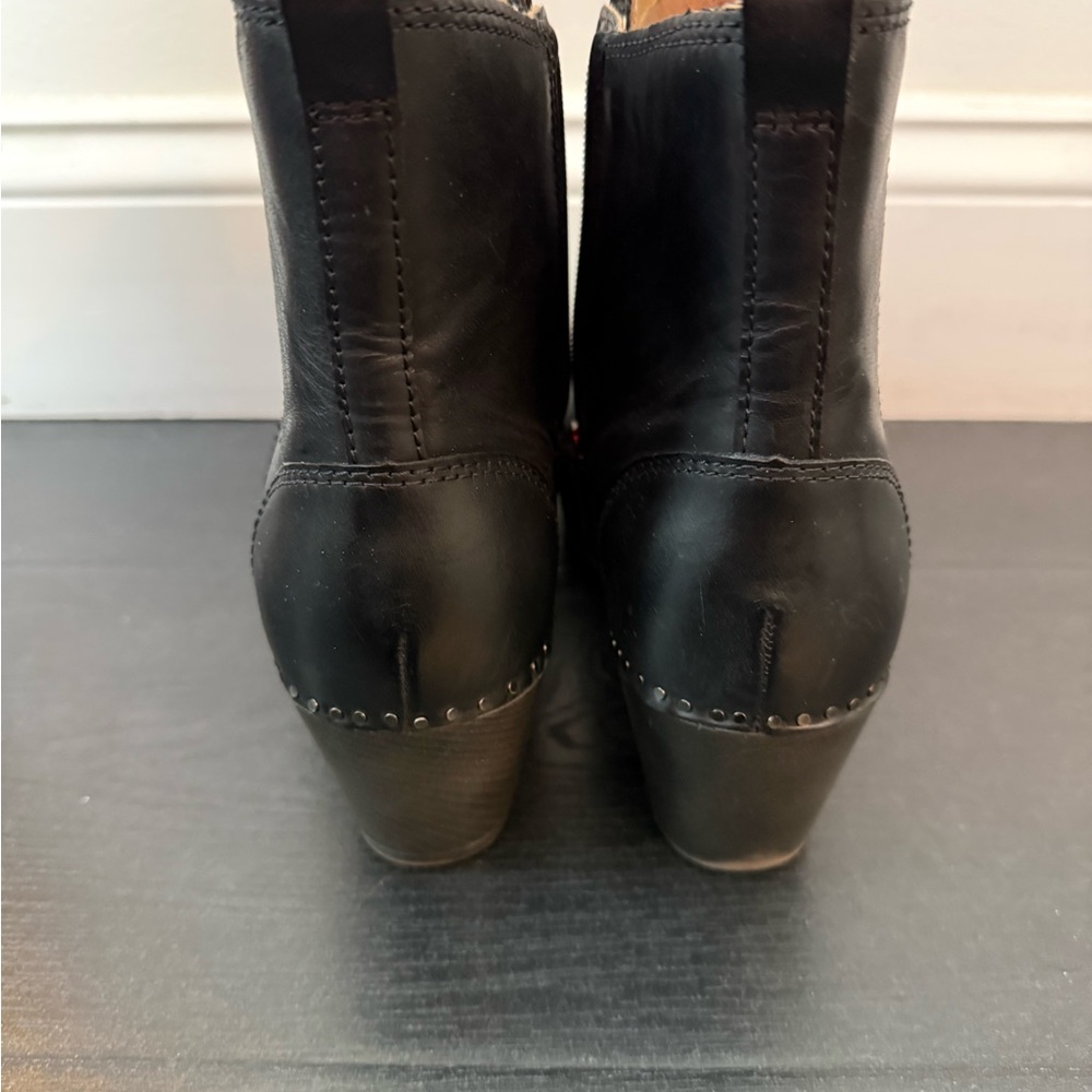 Dansko - Women's Shayna Heeled Boot - Picture 3 of 6
